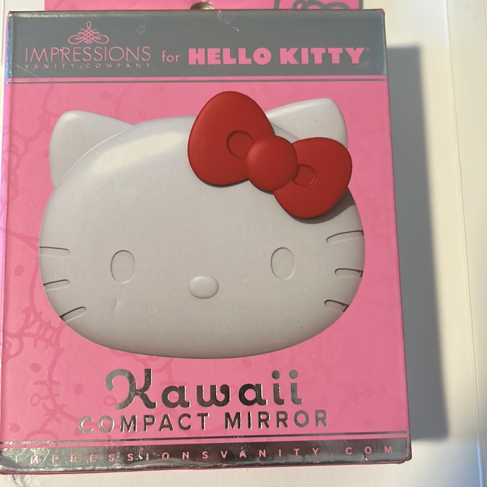 Kitty Compact MirrorNew with Adjustable Brightness, Touch Sensor